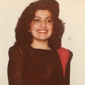 Meet your Posher, Gloria